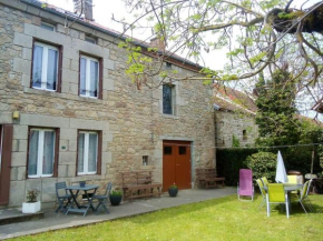 Maison de 3 chambres avec jardin clos et wifi a Peyrat la Noniere